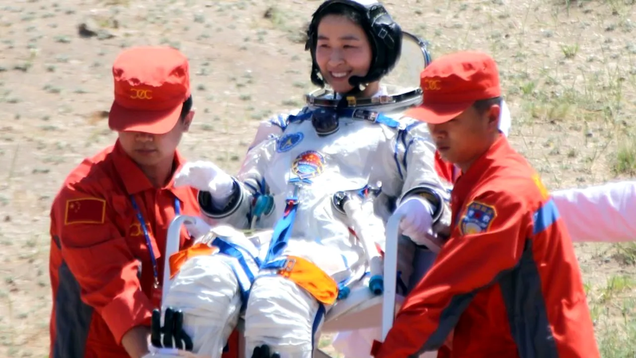 Vehiculul spațial Shenzhou IX a revenit cu bine pe Terra