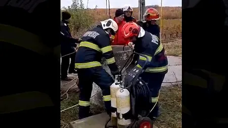 Prahova: Intervenție cu final tragic. Un bărbat căzut într-o fântână a fost recuperat de pompieri, dar nu mai era în viață