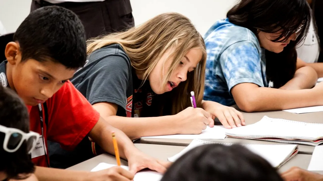 Când se suspendă cursurile în școli și grădinițe. Ordinul comun al miniștrilor Educației și Sănătății