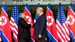 Trump spune că este  în regulă ca dictatorul nord-coreean Kim Jong Un să dețină arme nucleare. „Pentru că mă place pe mine”