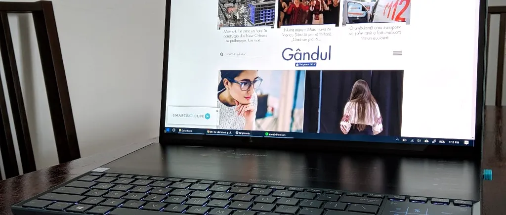 REVIEW ASUS ZenBook Pro Duo, un laptop inovativ cu două ecrane. Acesta este cel mai interesant computer portabil din lume