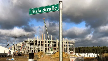 Tesla, sub presiune în Germania. Sindicaliștii acuză programul de lucru nerezonabil și nereguli la contractele de muncă