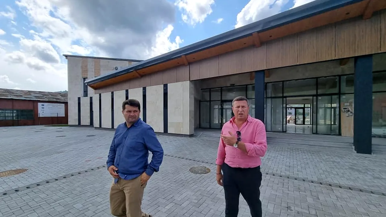 Primarul care și-a umilit fiica, filmând-o dezbrăcată, a rămas fără mandat după ce a fost condamnat definitiv