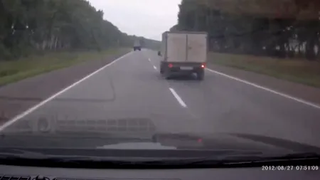 Chestionare auto. În care dintre situații depășirea este interzisă?