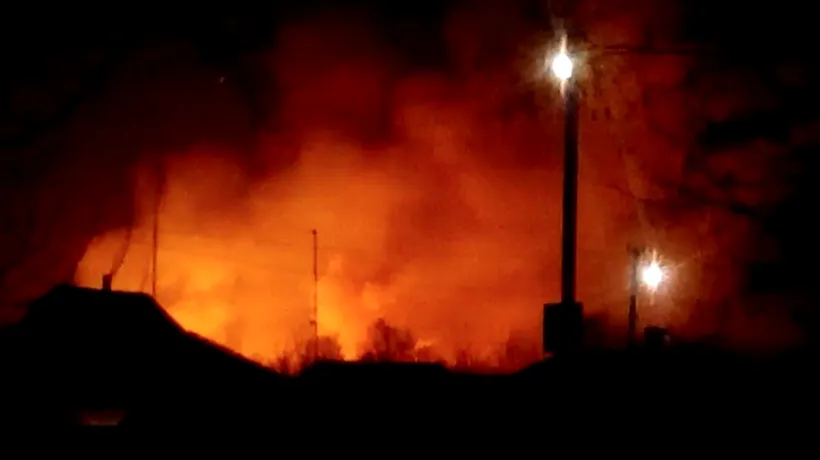 Peste 20.000 de ucraineni, evacuați după mai multe explozii la un depozit de muniții