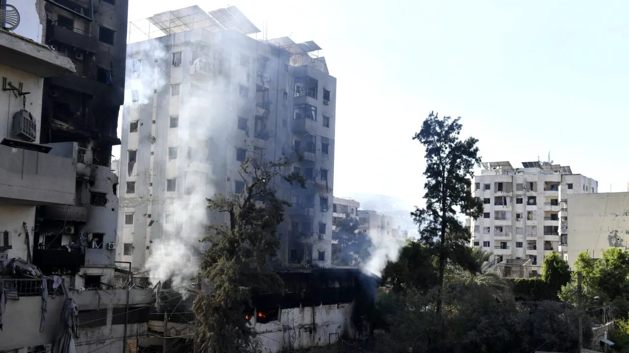 Raiduri aeriene israeliene au țintit suburbiile din sudul Beirutului și principalul punct de trecere a frontierei dintre Liban și Siria