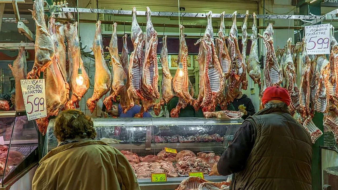 Carne congelată importată din Germania, infestată cu noul coronavirus! Un muncitor a fost testat pozitiv