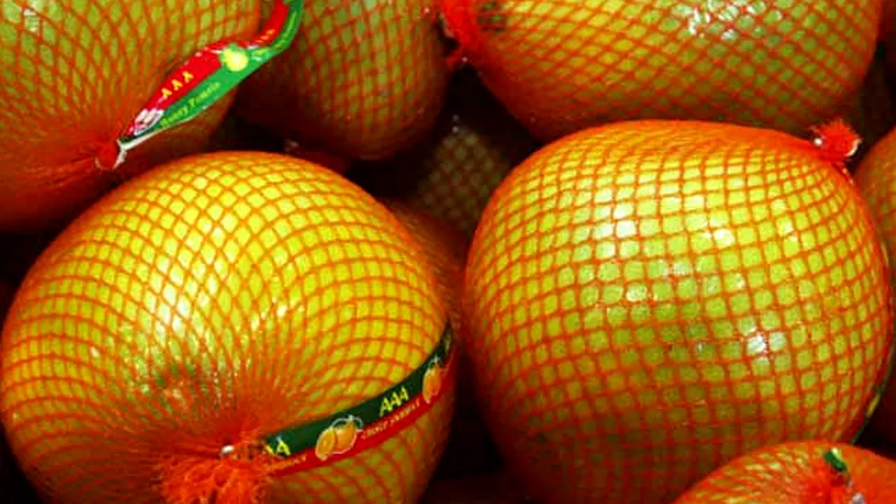 Pomelo, fructul care te satură și te ajută să slăbești