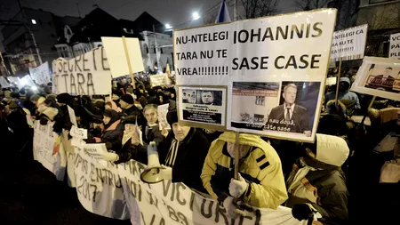 O nouă zi de proteste în România: Sute de oameni la Palatul Cotroceni. Peste 2.000 de protestatari în Piața Victoriei