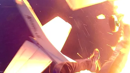 VIDEO: Două avioane s-au ciocnit în aer, dar toți pasagerii au scăpat miraculos