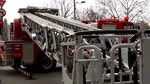 Tânără RĂNITĂ în centrul Capitalei, după ce a fost lovită de o bucată de tencuială desprinsă de vânt