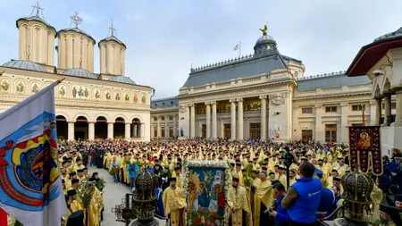 Pelerinaj de FLORII, de la Mănăstirea Radu Vodă la Catedrala Patriarhală