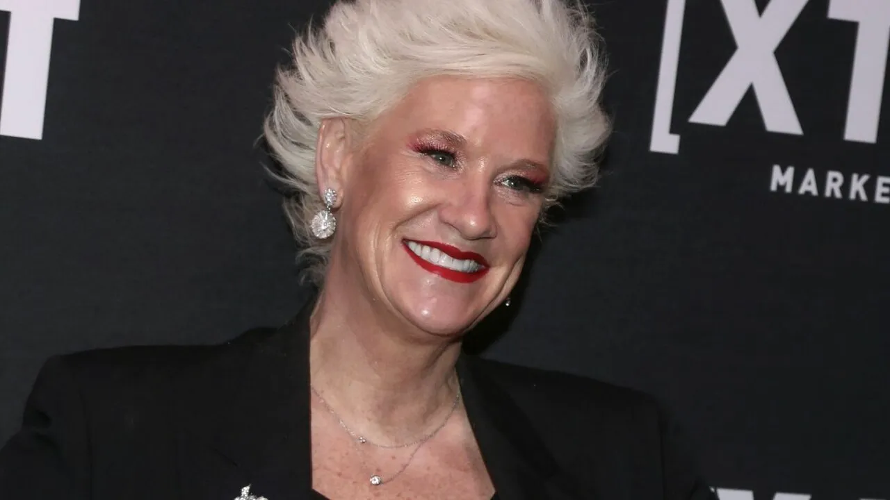 O îndrăgită vedeta a show-urilor culinare a MURIT. Chef-ul avea 55 de ani