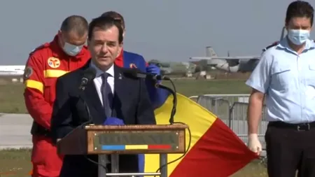OFICIAL. Premierul Orban i-a așteptat la aeroport pe medicii români întorși din Italia. 