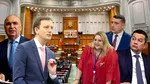 Bolojan dă semnalul de start al negocierilor cu PSD și „extremiștii” pentru obținerea majorității care să învestească Guvernul Mureșan. „Țara are șansa de a continua pe calea corectă”