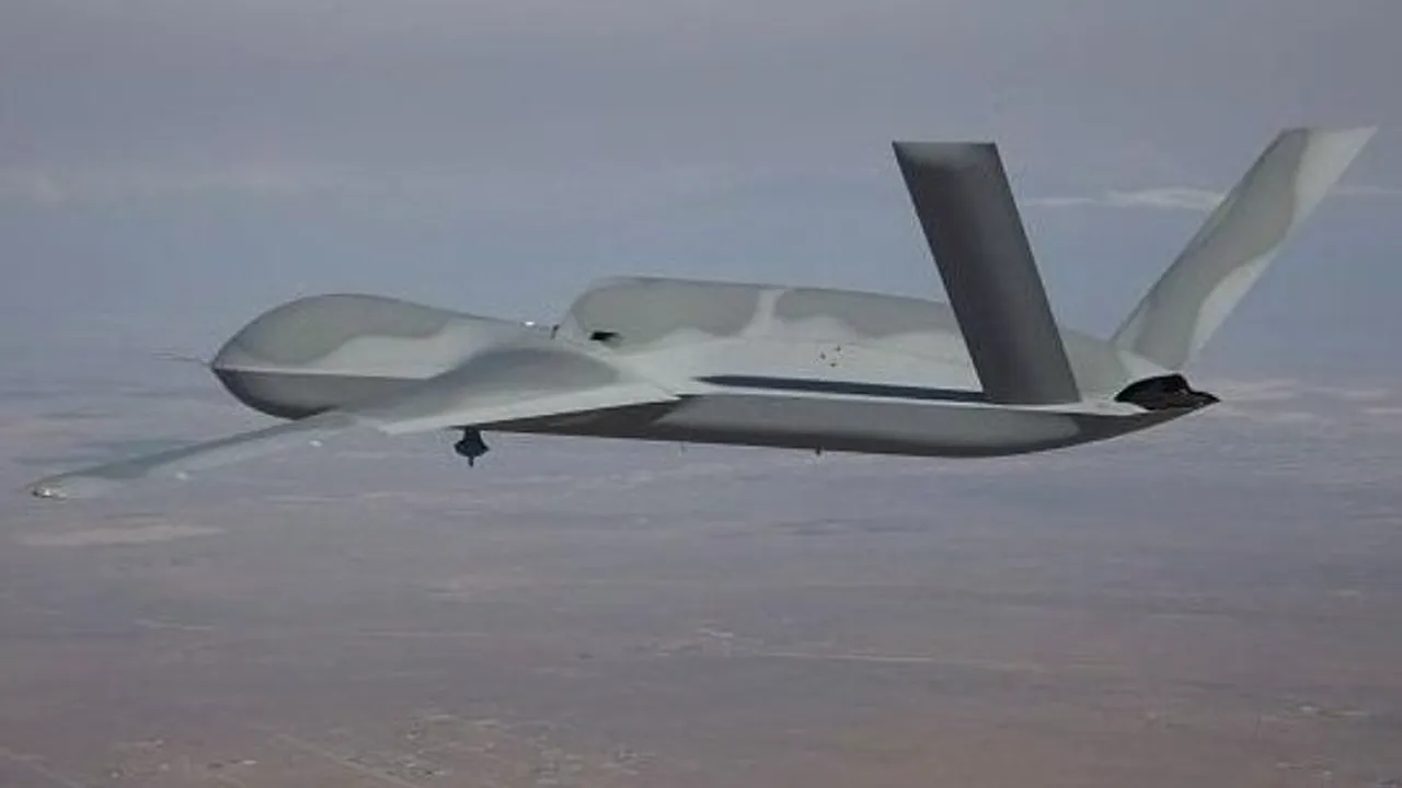 Iranul dezvăluie un avion fără pilot de atac cu o rază de acțiune de 2.000 de kilometri