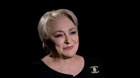 Dăncilă a explicat de ce poartă mereu broșă: Dacă acesta este defectul meu, mi-l asum