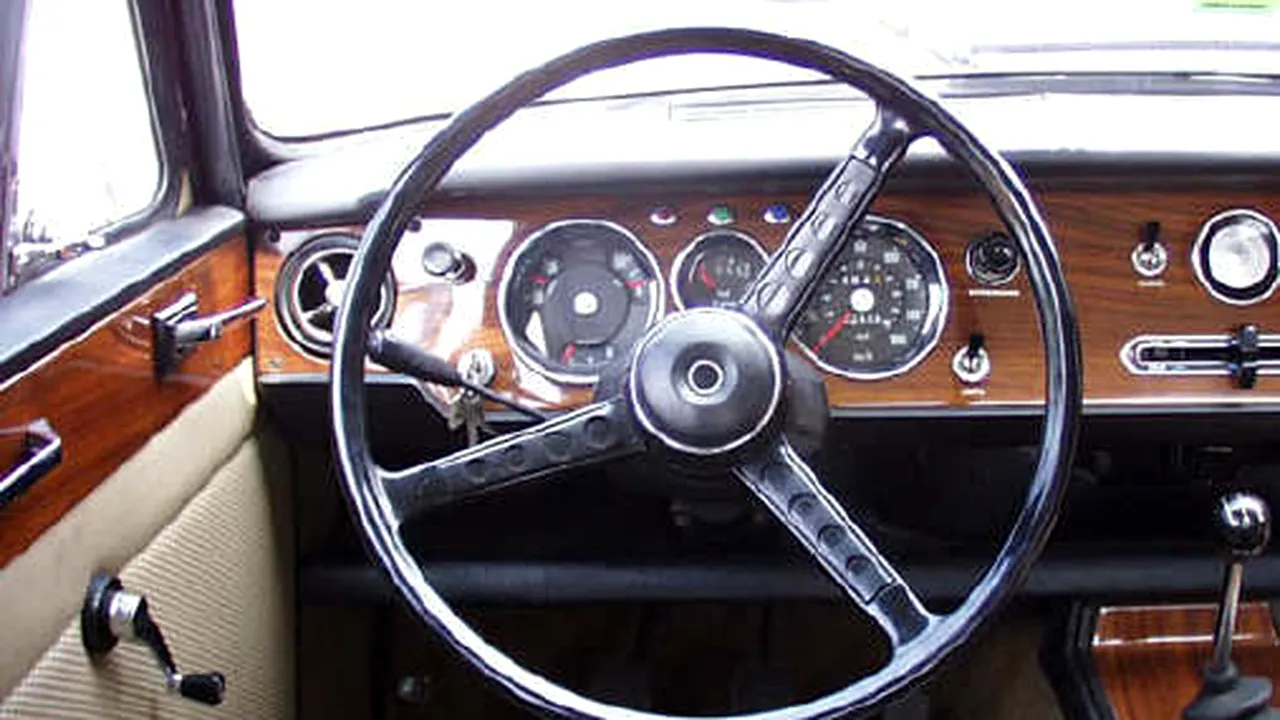 Una dintre mașinile lui Nicolae Ceaușescu va fi scoasă la licitație