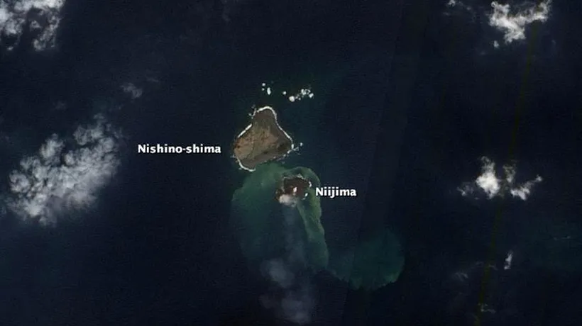 Fenomen spectaculos. Două insule s-au unit după erupția unui vulcan din Pacific. VIDEO