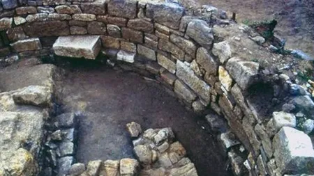 A fost descoperit mormântul lui Aristotel