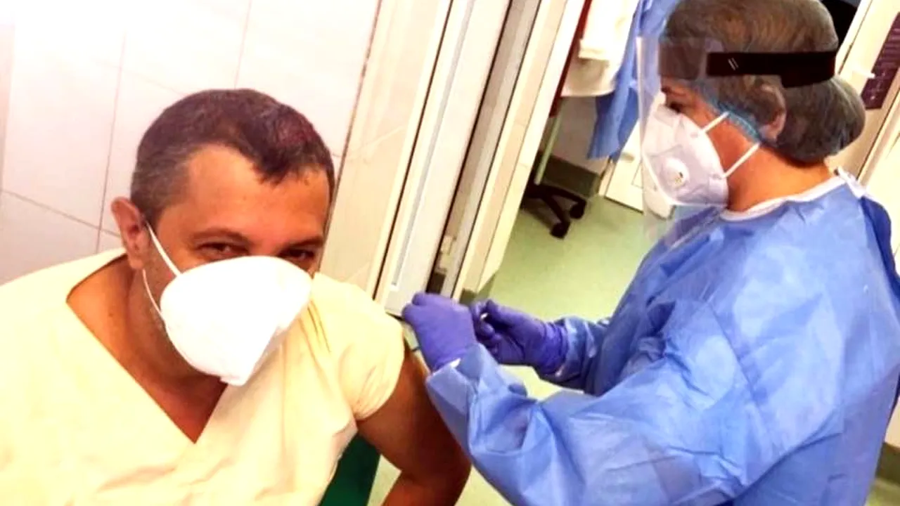 Deputatul USR PLUS Adrian Wiener, medic la spitalul Județean din Arad, s-a vaccinat: „Este un gest de responsabilitate”