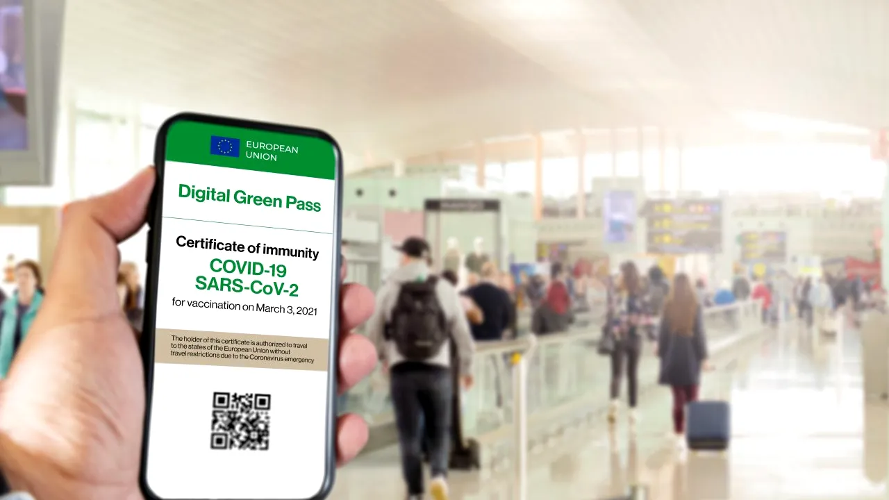 Cum și când poate fi descărcat certificatul verde COVID. Explicațiile lui Andrei Baciu