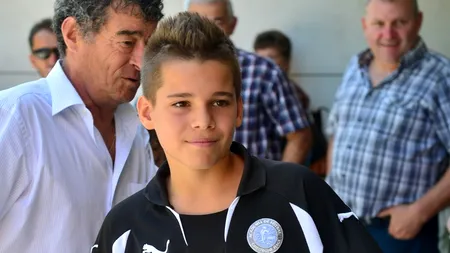 Gheorghe Hagi, premiat de fiul său Ianis la Gala 