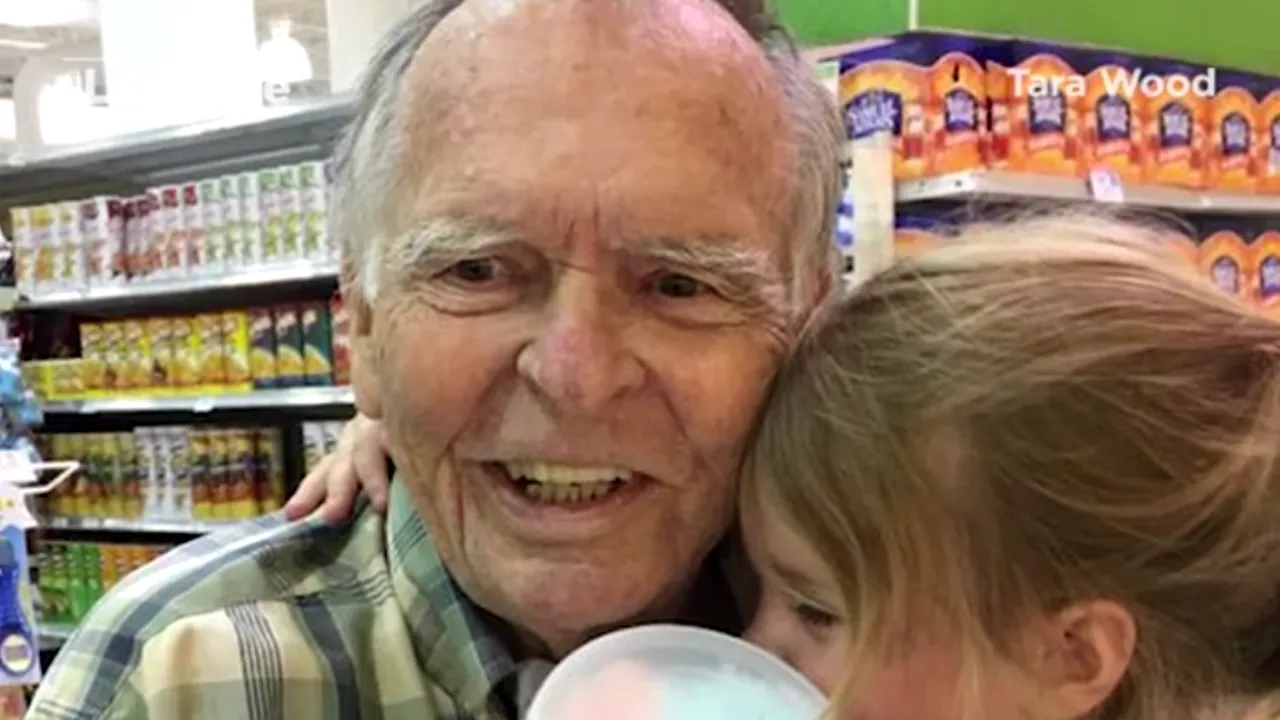 Soția lui a murit în urmă cu jumătate de an și, pentru prima oară de atunci, un gest nevinovat l-a făcut să zâmbească