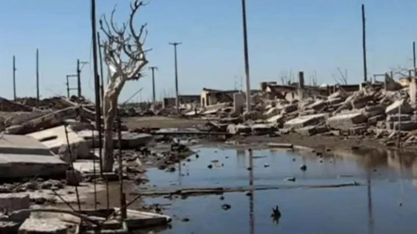 VIDEO. Orașul argentinian care iese de sub ape după 25 de ani