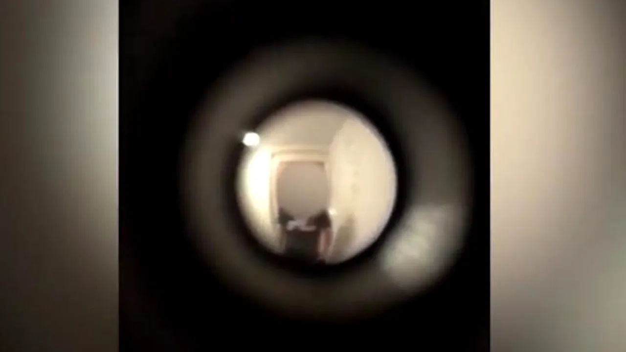 BUBUITURI puternice în toiul nopții, în timp ce fiul de șapte ani DORMEA în pat. Experiența de groază trăită de o femeie: „Am înghețat de frică!