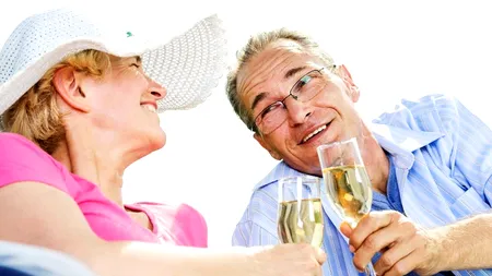 STUDIU. Alcoolul îmbunătățește memoria persoanelor în vârstă 