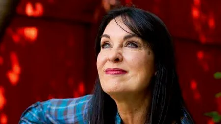 Zoia Alecu a fost CERUTĂ ÎN CĂSĂTORIE pe scenă. ”Nu am mai avut loc de întors, am spus DA”