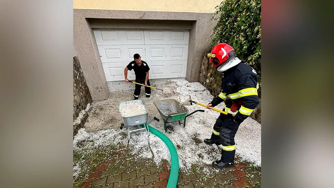 Furtunile au făcut prăpăd în șase județe. IGSU a intervenit în 15 localități în ultimele 24 de or