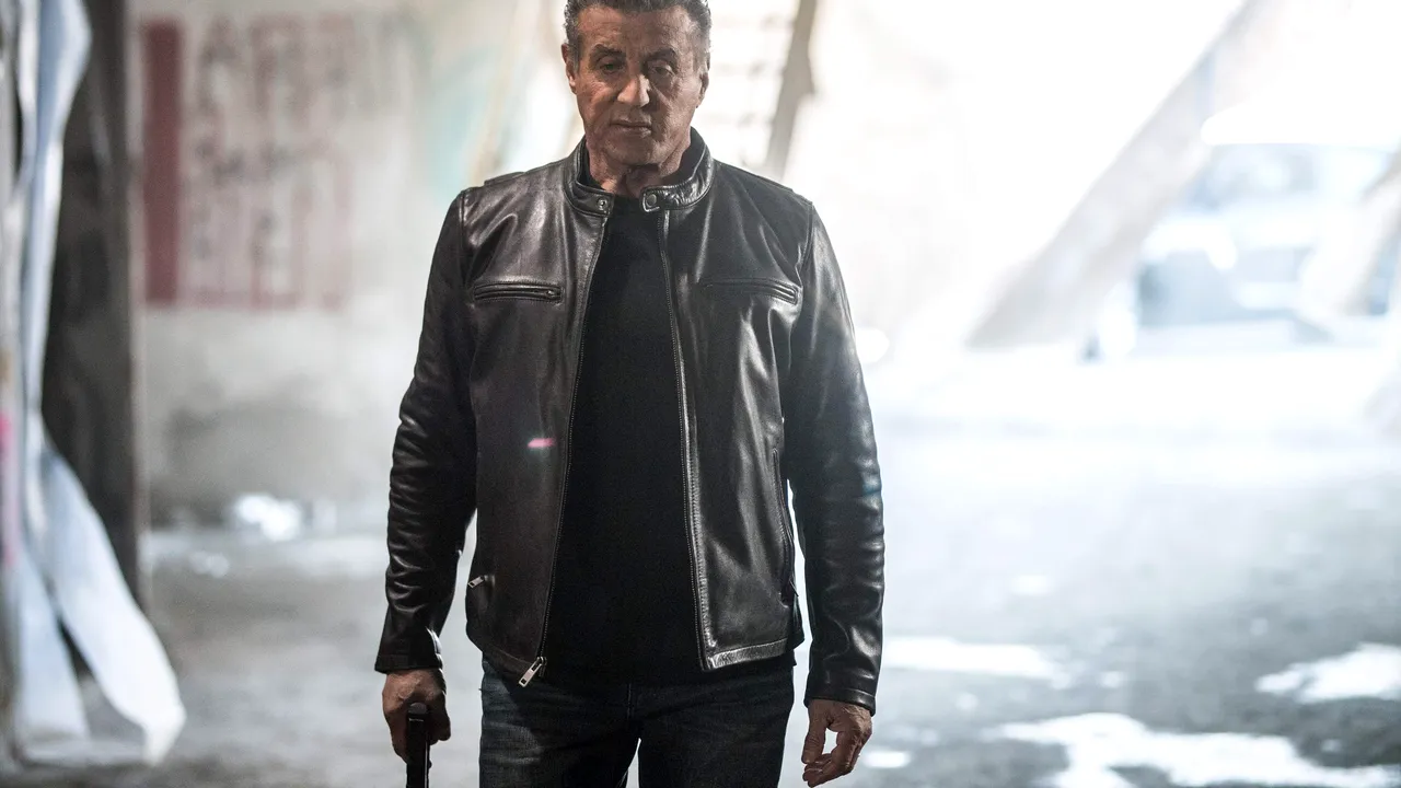 Sylvester Stallone vrea să dea lovitura. Actorul pregătește un serial despre polițiști CORUPȚI