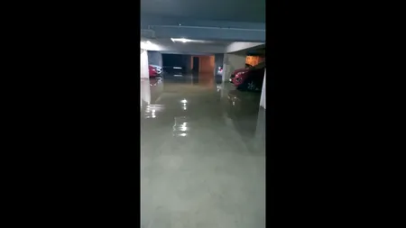 Ploaie torențială în cartierul Ghencea. Mai multe parcări subterane au fost inundate