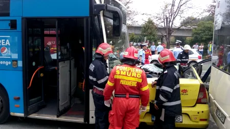 Accident grav cu un taxi, în Capitală. Cei doi șoferi au murit. UPDATE
