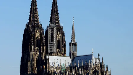 Calculatoarele diecezei catolice din Köln, folosite de cler și personal pentru VIZIONAREA de materiale pornografice