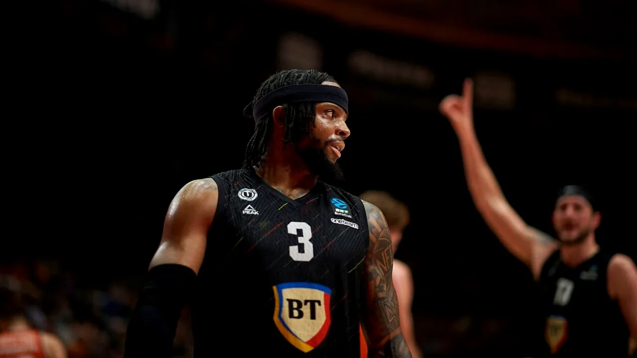 Suspans în FINALA Ligii Naționale de baschet: U-BT Cluj-Napoca mută decisiv seria la Oradea, CSO Voluntari la Râmnicu Vâlcea