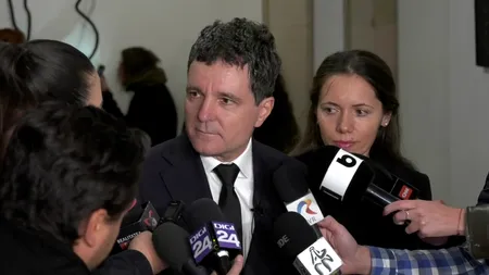 Nicușor Dan pleacă în timpul interviului, afectat de întrebările unui reporter. „Vorbim despre industriile creative” / „Și despre problemele românilor?”