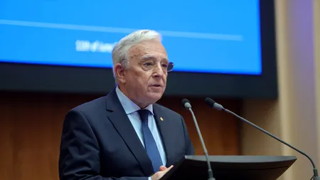Mugur ISĂRESCU și-a prezentat omagiile la funeraliile lui Ion Iliescu de la Cotroceni: 