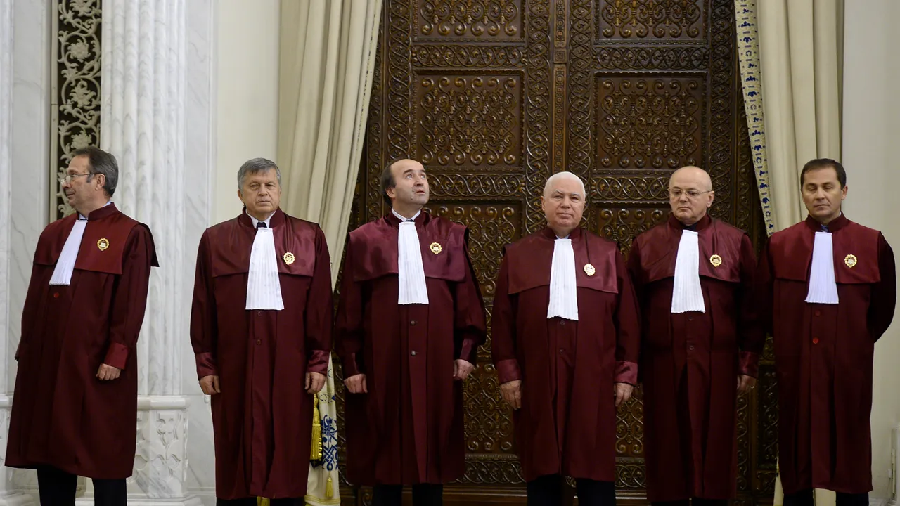 După decizia privind SRI și procurorii, CCR blochează o cale a condamnaților definitiv de a cere revizuirea sentințelor