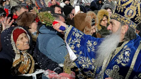 IPS Teodosie: Anul 2025 se arată luminos, frumos. Să nu fie zile fără rugăciune, că acelea sunt zile negre