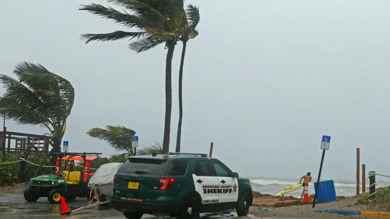 Stare de urgență în SUA. URAGANUL GORDON lovește statele americane 