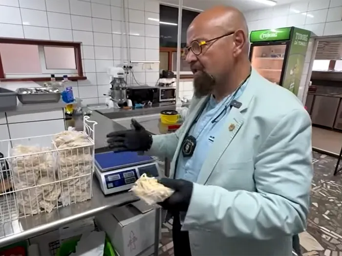 Greșeala pe care o fac majoritatea restaurantelor când servesc paste. Ce a găsit Piedone într-un restaurant de pe litoral