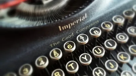 Ai observat că literele sunt răspândite haotic pe toate tastaturile? Ce rol are așezarea acestora în acest mod