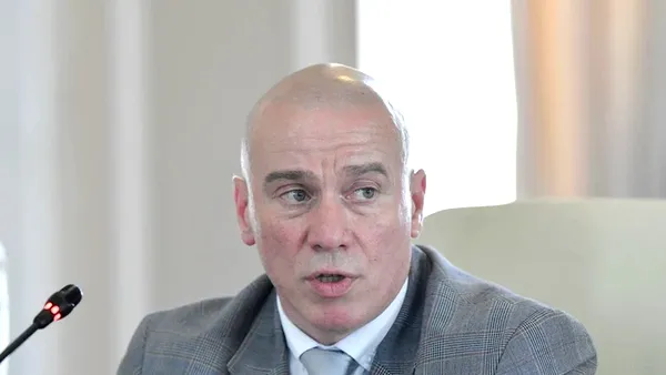 Ministrul Culturii dezvăluie culmea plagiatului: “sunt copiate și proiectele de management. Iau din alt proiect și ți-l revând ție, ca nou”