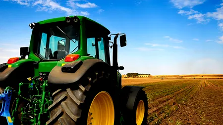 De ce fug tinerii de meseria de tractorist, deși salariul este unul considerabil 