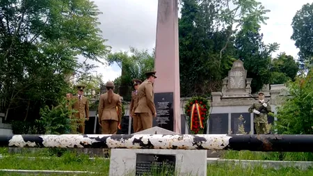 FOTO. Gafă uriașă la Turda, de Ziua Eroilor. Autorităţile au oferit onoruri militare soldaților ruși, nu celor români