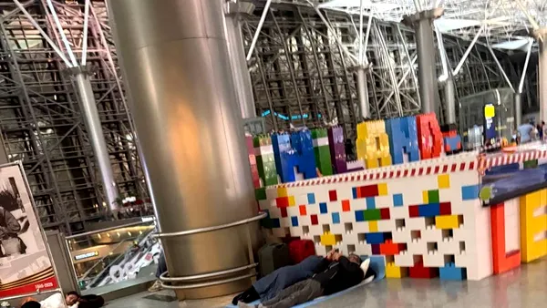 13 aeroporturi din Rusia și-au suspendat activitatea, după un atac cu drone asupra centrului de navigație din Rostov-pe-Don. Mii de pasageri, blocați