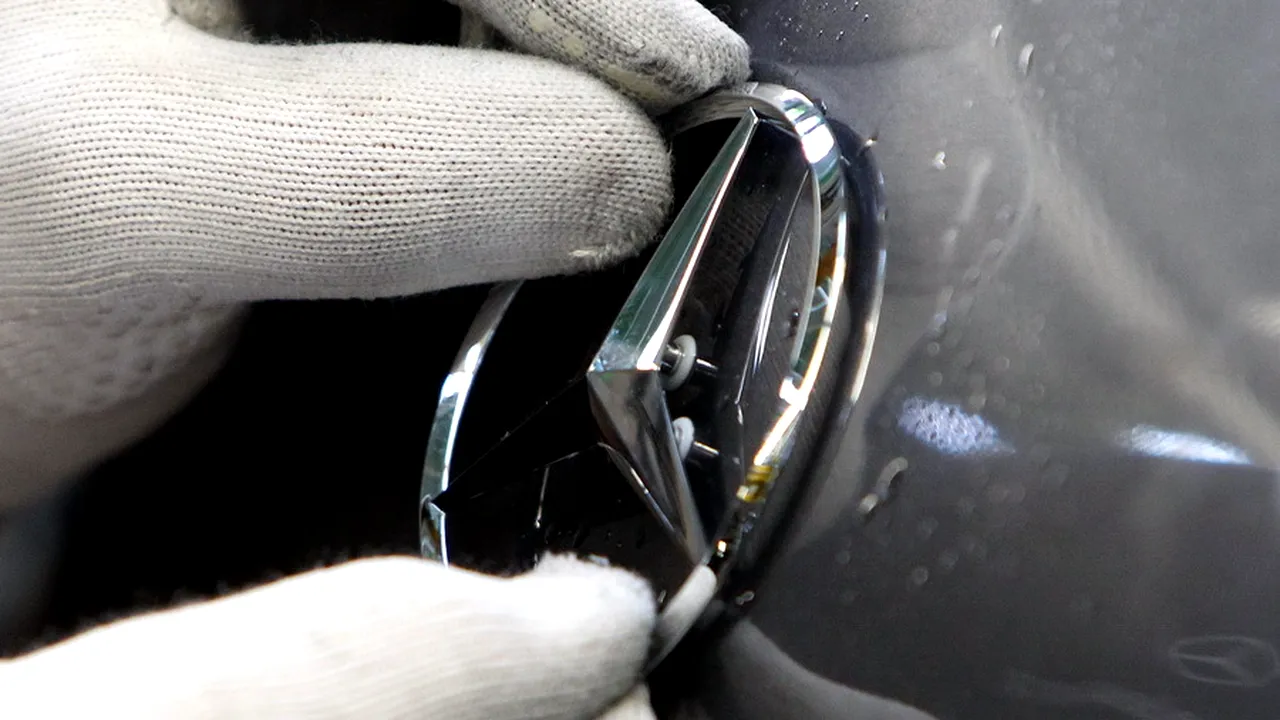 Schimbare istorică pentru Daimler, care deține Mercedes Benz. Cine va deveni acționar majoritar în companie